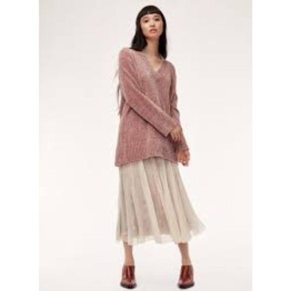 Aritzia Wilfred Violetta Sweater Small Pink Chenille Oversized V-Neck Pullover - Picture 7 of 7